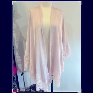 Victoria’s Secret satin/lace kimono